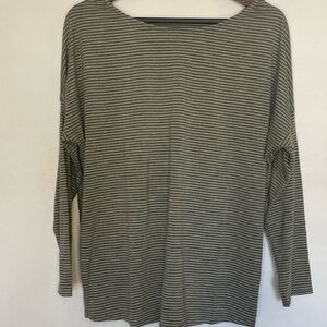 NWOT White Birch Striped Gray/White 3/4 Sleeve Open & Twisted Back Top; Large
